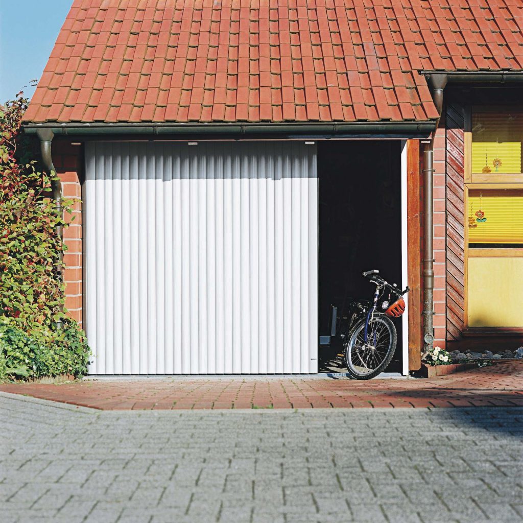 white Vertico garage door - Horizons